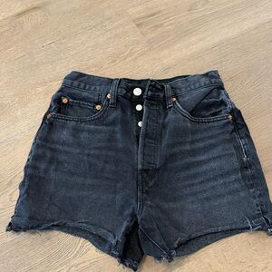Re/done Cut Off Denim Shorts in Washed Black